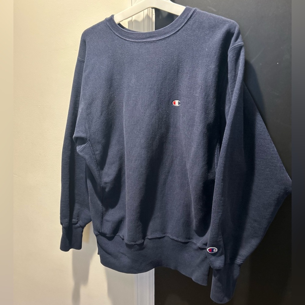 Classic/Vintage Champion Reverse Weave crewneck sweatshirt. Blue. Size Large.
